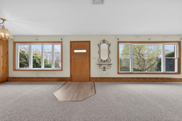 74 Hudson Terrace, Marlboro, NY 12542