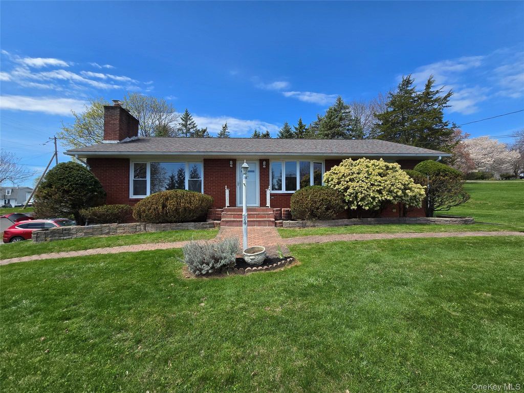 74 Hudson Terrace, Marlboro, NY 12542
