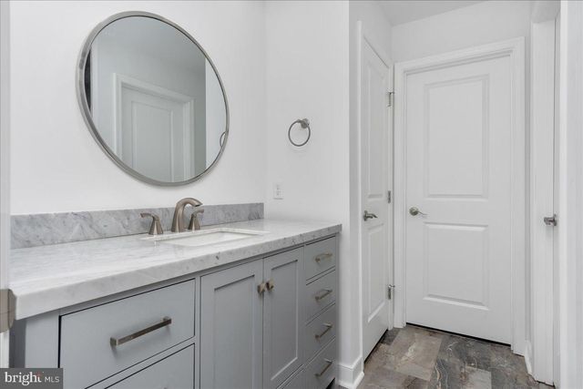 13825 WOODLAND HEIGHTS DR, Hagerstown, MD 21742