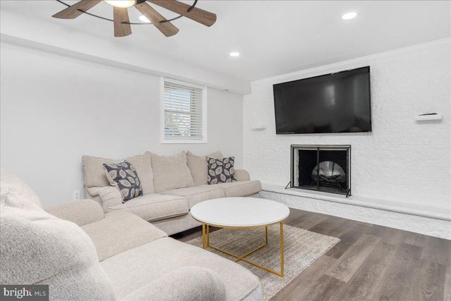 13825 WOODLAND HEIGHTS DR, Hagerstown, MD 21742