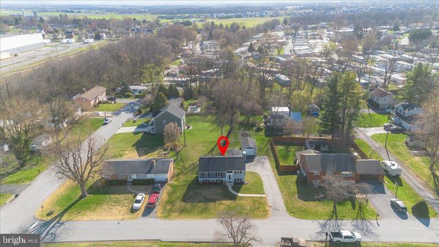 13825 WOODLAND HEIGHTS DR, Hagerstown, MD 21742