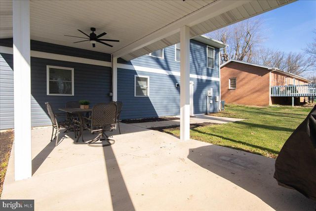 13825 WOODLAND HEIGHTS DR, Hagerstown, MD 21742