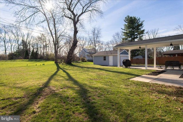 13825 WOODLAND HEIGHTS DR, Hagerstown, MD 21742