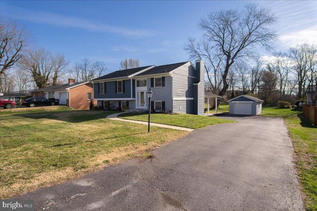 13825 WOODLAND HEIGHTS DR, Hagerstown, MD 21742