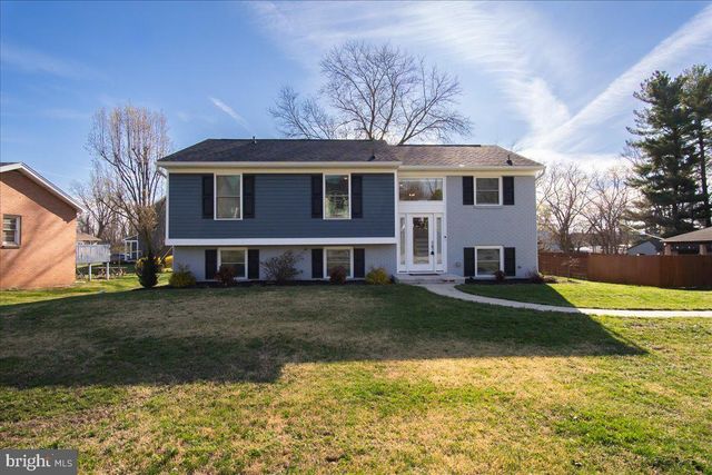13825 WOODLAND HEIGHTS DR, Hagerstown, MD 21742