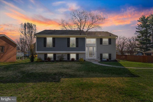 13825 WOODLAND HEIGHTS DR, Hagerstown, MD 21742