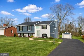 13825 WOODLAND HEIGHTS DR, Hagerstown, MD 21742