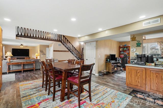 3361 47th Avenue Place NE 76, Hickory, NC 28601