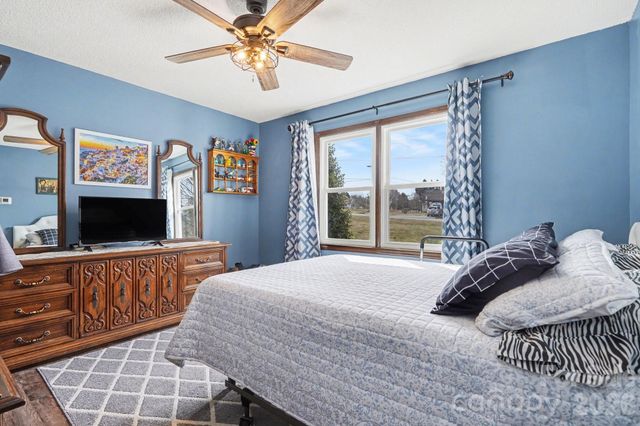 3361 47th Avenue Place NE 76, Hickory, NC 28601