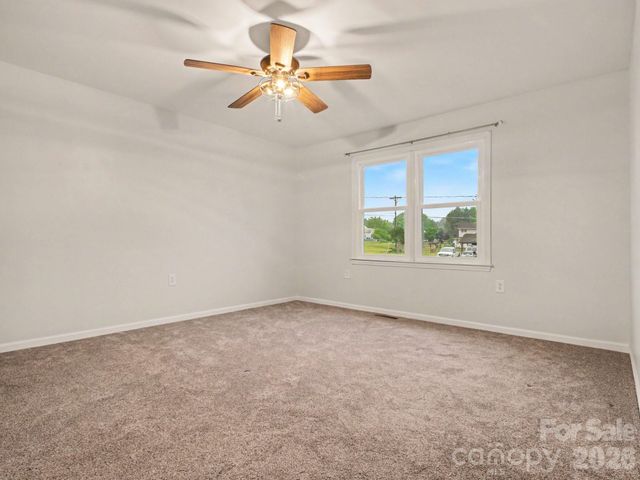 3361 47th Avenue Place NE, Hickory, NC 28601