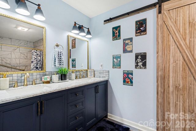 3361 47th Avenue Place NE, Hickory, NC 28601
