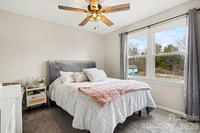 3361 47th Avenue Place NE, Hickory, NC 28601