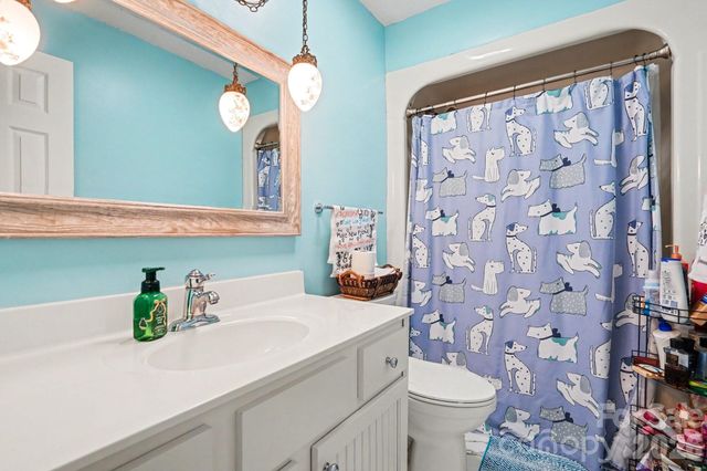 3361 47th Avenue Place NE, Hickory, NC 28601