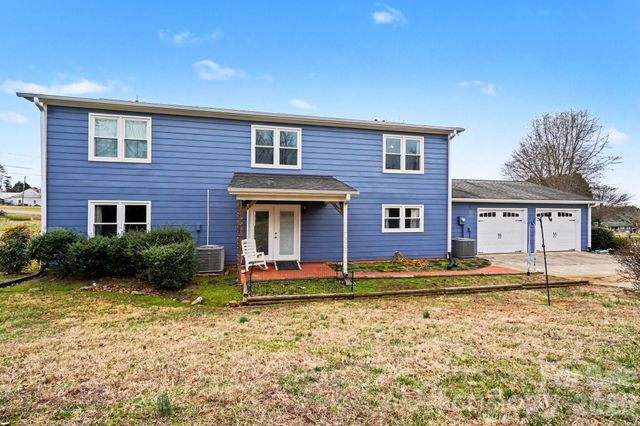 3361 47th Avenue Place NE, Hickory, NC 28601