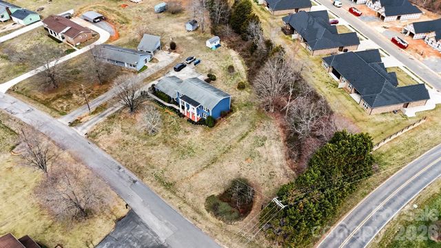 3361 47th Avenue Place NE, Hickory, NC 28601