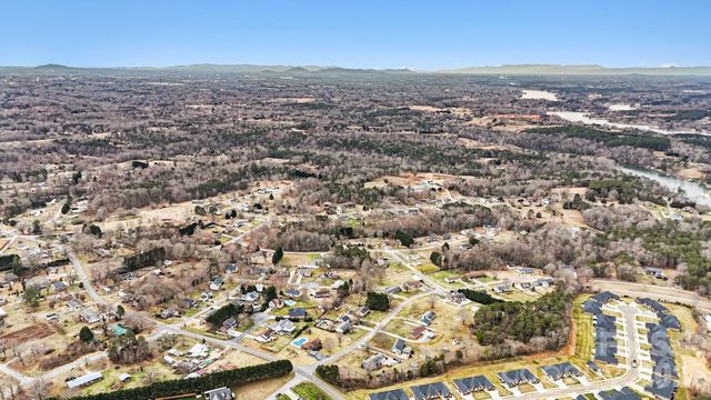 3361 47th Avenue Place NE, Hickory, NC 28601