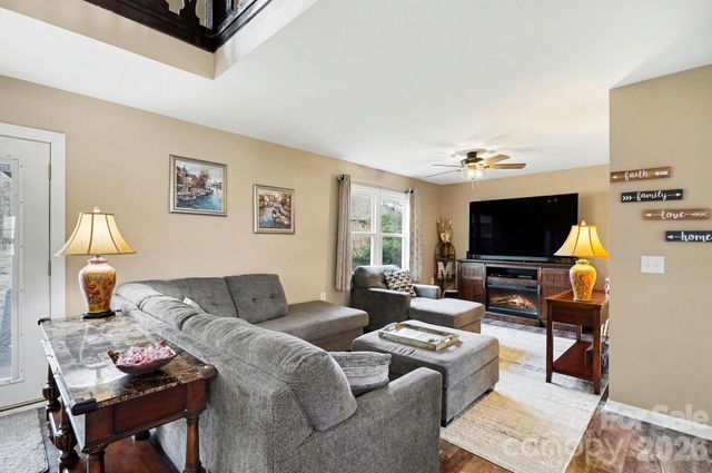 3361 47th Avenue Place NE 76, Hickory, NC 28601