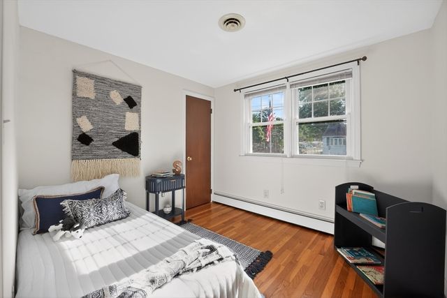 3 Rindone St, Holbrook, MA 02343