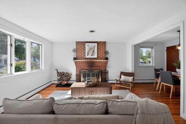 3 Rindone St, Holbrook, MA 02343