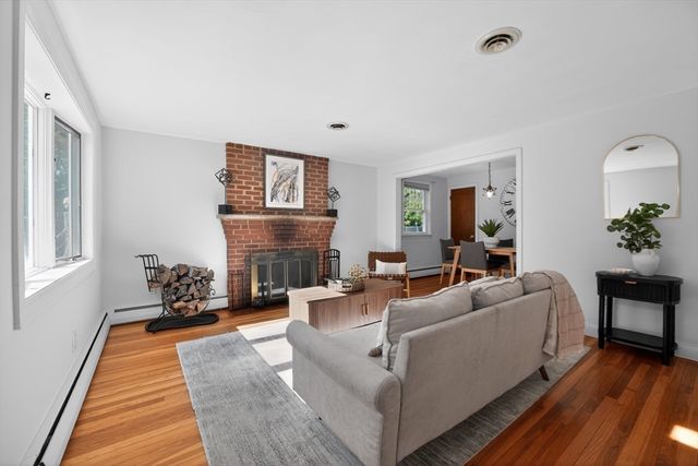 3 Rindone St, Holbrook, MA 02343