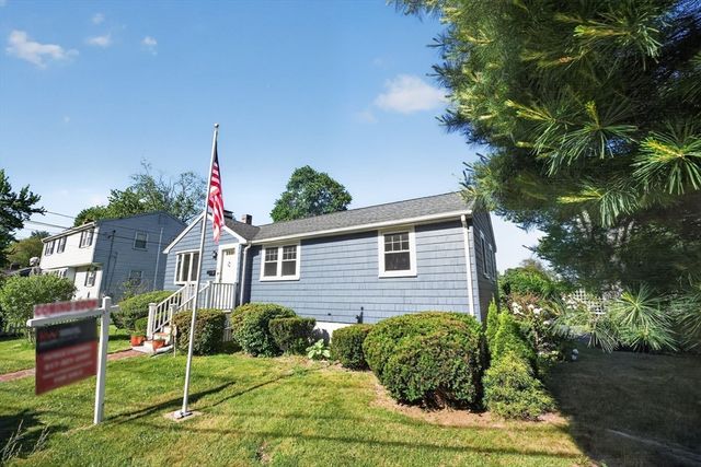 3 Rindone St, Holbrook, MA 02343