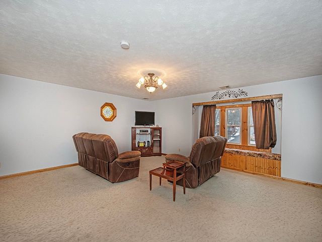 5479 Spruce St, Bethel Park, PA 15102