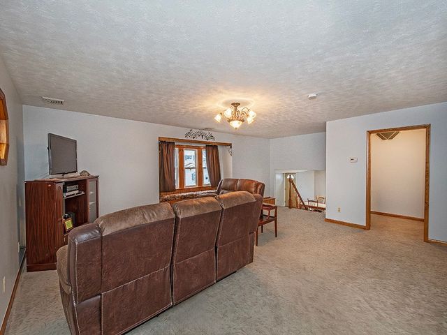 5479 Spruce St, Bethel Park, PA 15102