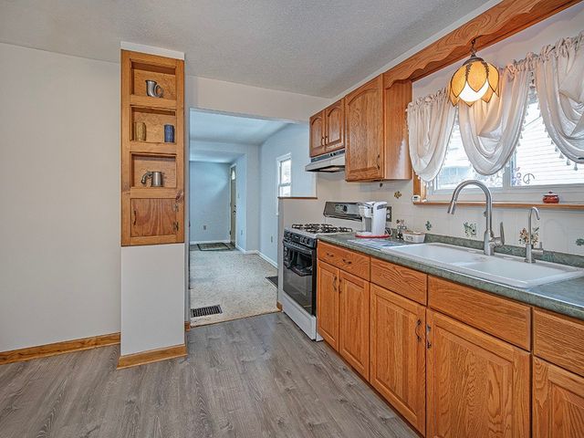 5479 Spruce St, Bethel Park, PA 15102