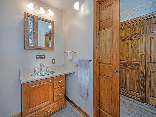 5479 Spruce St, Bethel Park, PA 15102