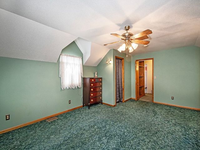 5479 Spruce St, Bethel Park, PA 15102