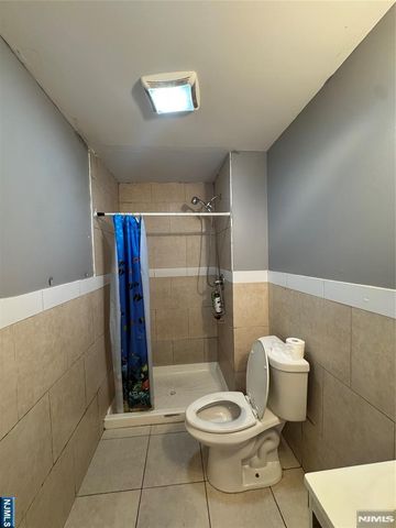47 Oak Street, Paterson, NJ 07501