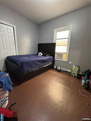 47 Oak Street, Paterson, NJ 07501