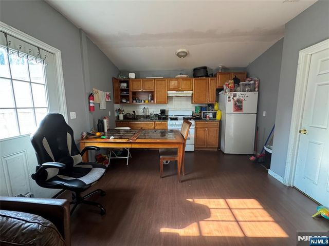 47 Oak Street, Paterson, NJ 07501
