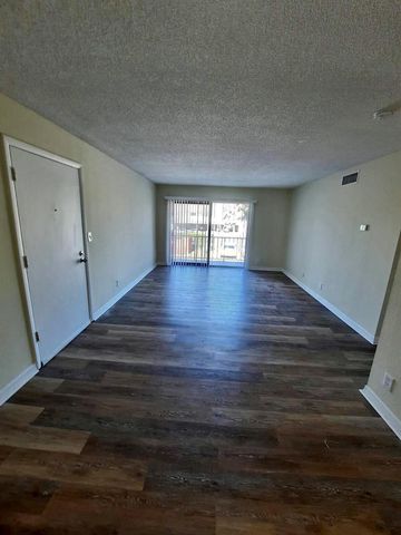 409 Executive Center Drive 208, West Palm Beach, FL 33401