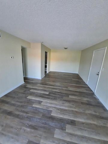 409 Executive Center Drive 208, West Palm Beach, FL 33401