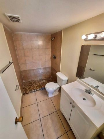 409 Executive Center Drive 208, West Palm Beach, FL 33401