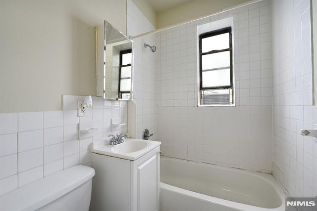 124 Storms Avenue 4E, Jersey City, NJ 07306