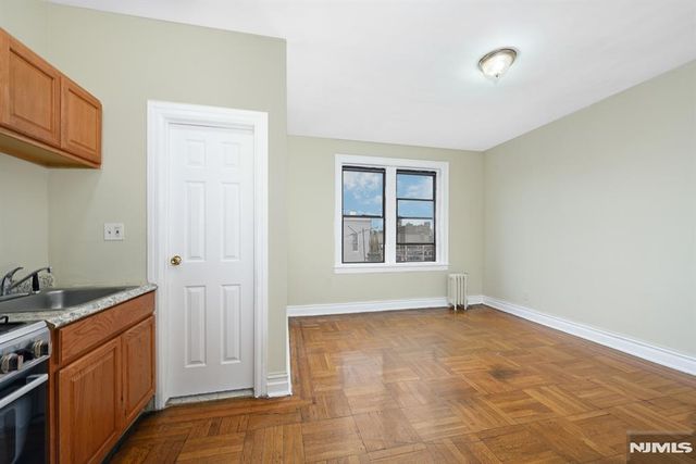 124 Storms Avenue 4E, Jersey City, NJ 07306