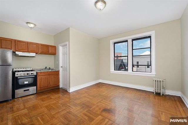 124 Storms Avenue 4E, Jersey City, NJ 07306
