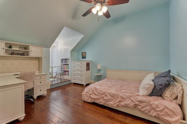 18 Treevine Court, The Woodlands, TX 77381