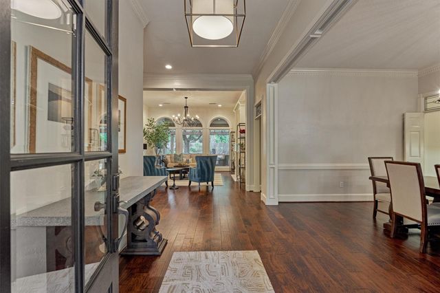18 Treevine Court, The Woodlands, TX 77381