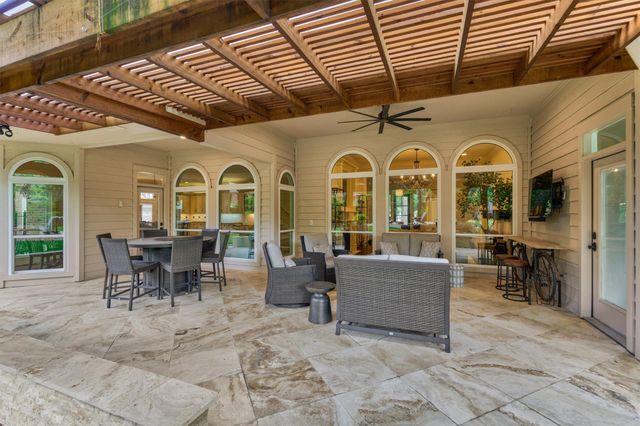 18 Treevine Court, The Woodlands, TX 77381