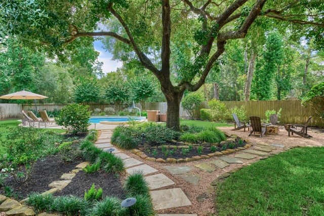 18 Treevine Court, The Woodlands, TX 77381
