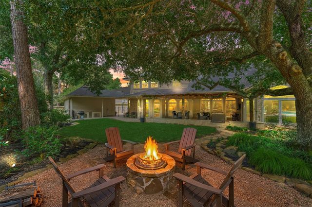 18 Treevine Court, The Woodlands, TX 77381