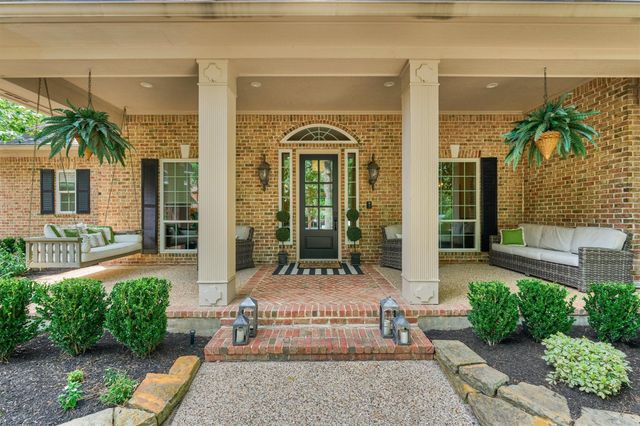 18 Treevine Court, The Woodlands, TX 77381