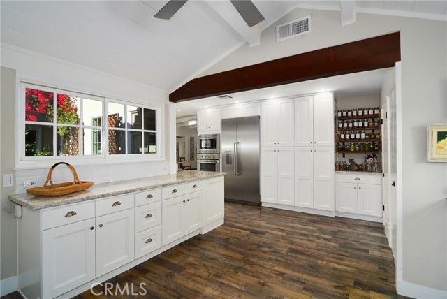 19029 Sprague Street, Tarzana (los Angeles), CA 91356