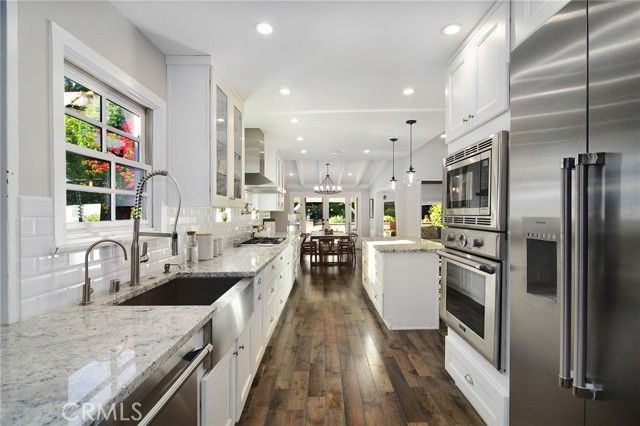 19029 Sprague Street, Tarzana (los Angeles), CA 91356