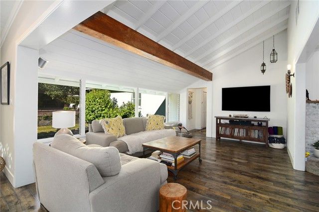 19029 Sprague Street, Tarzana (los Angeles), CA 91356