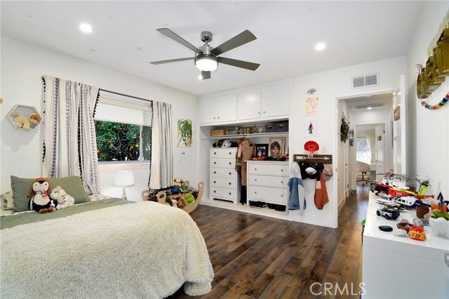 19029 Sprague Street, Tarzana (los Angeles), CA 91356