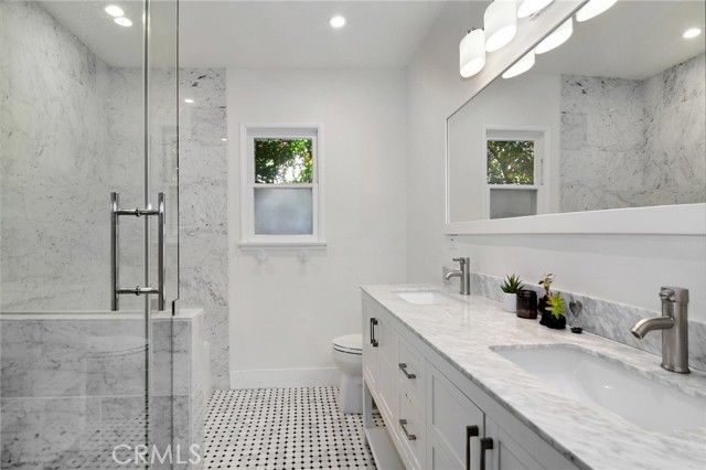 19029 Sprague Street, Tarzana (los Angeles), CA 91356